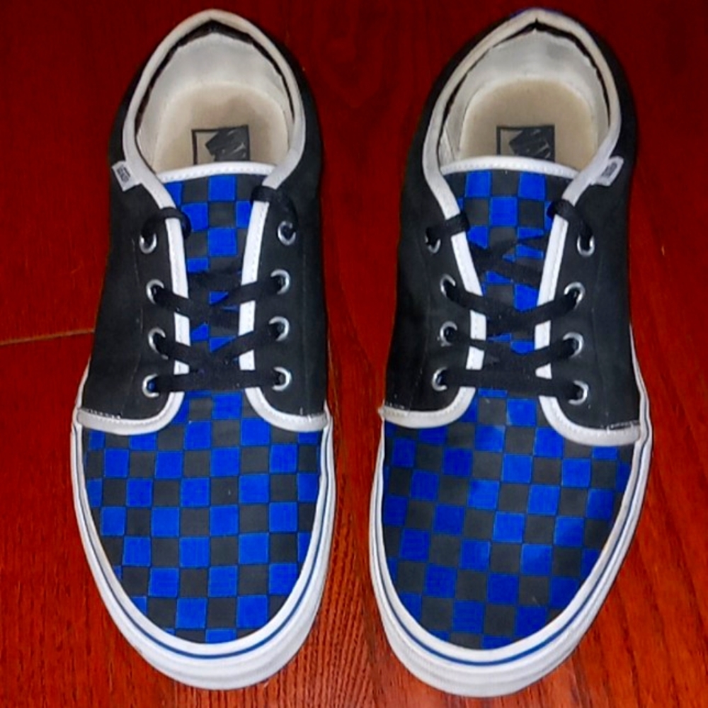 Mens Vans Checkered Sneakers Size 12 lace up mans shoes
